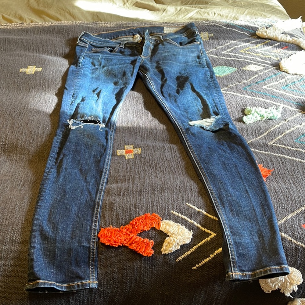 Rag & Bone: the skinny denim jeans. Distressed. Size 31.